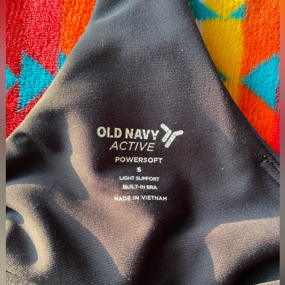 old navy active top - Picture 2 of 3